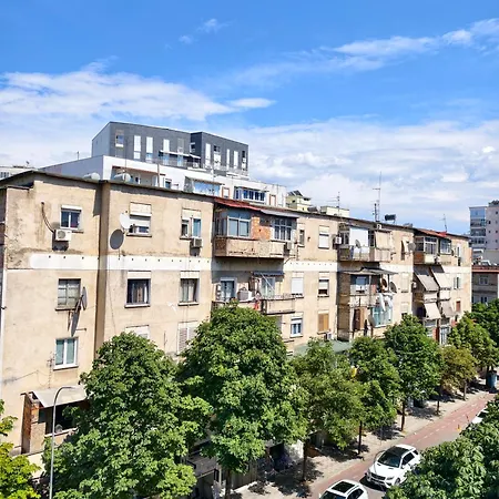 Twins * Tirana